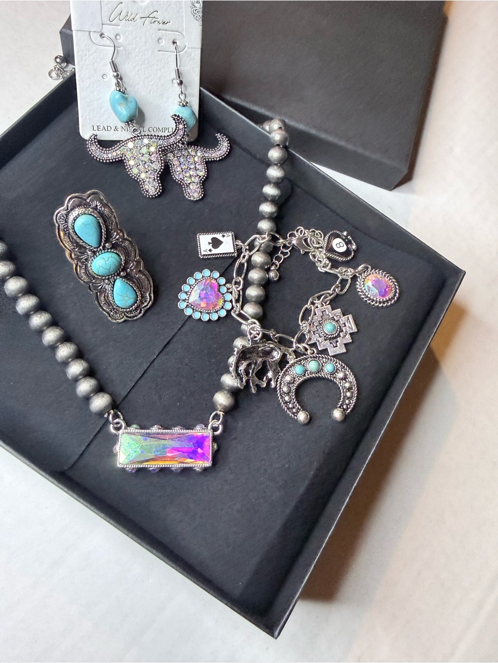 Source Unknown Turquoise and Iridescent Beaded Charm Necklace Set - Picture 4 of 4